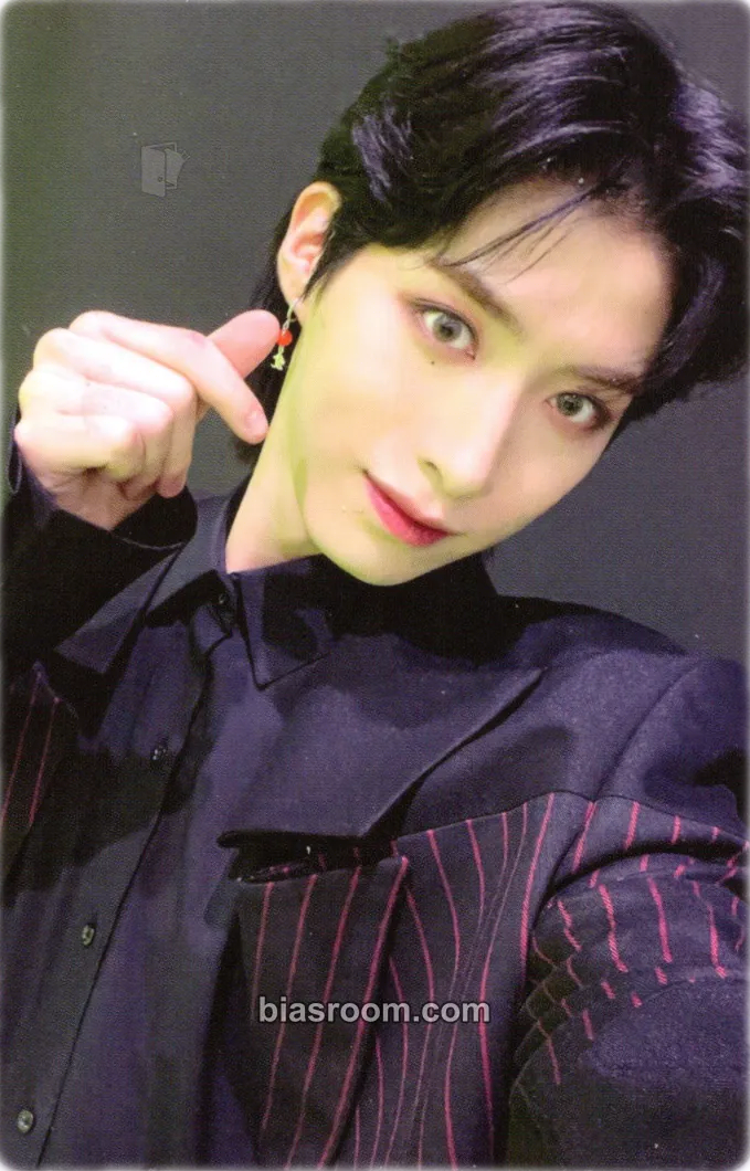 Xion BLOOD MOON Photocard - ONEUS - ONEUS K-pop photocard