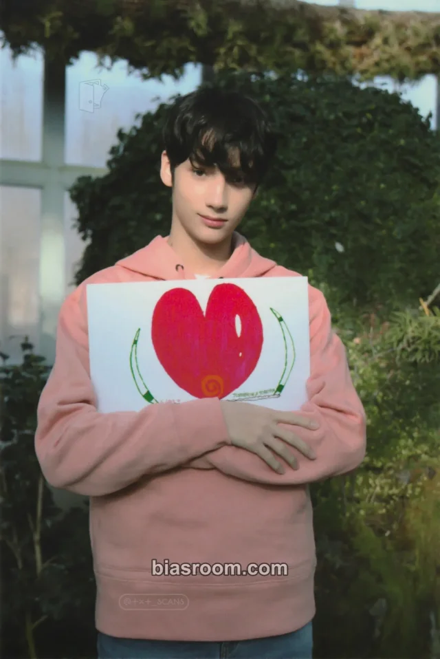 TOMORROW X TOGETHER - Huening Kai - The Dream Chapter: Star Album broadcast crown ver.
