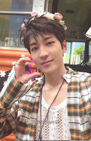 Wonwoo Seventeenth Heaven Photocard - SEVENTEEN - SEVENTEEN K-pop photocard