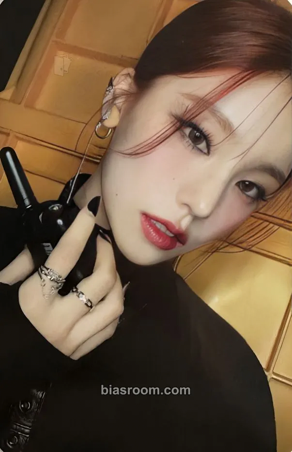 Yeji BORN TO BE Photocard - ITZY - ITZY K-pop photocard