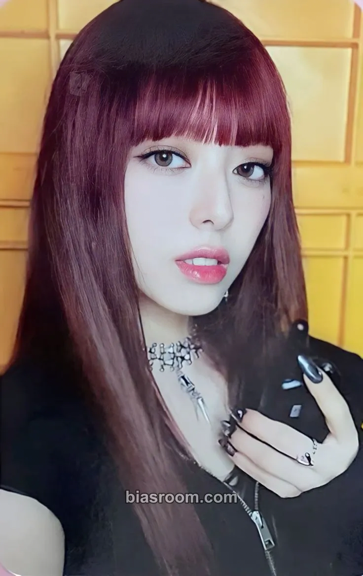 Yuna BORN TO BE Photocard - ITZY - ITZY K-pop photocard