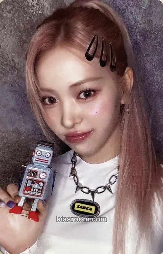 Ryujin BORN TO BE Photocard - ITZY - photocard K-pop ITZY
