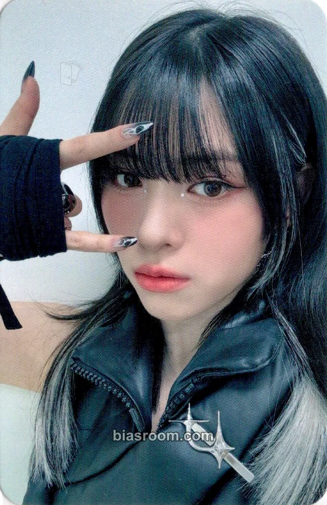 Ryujin BORN TO BE Photocard - ITZY - ITZY K-pop photocard