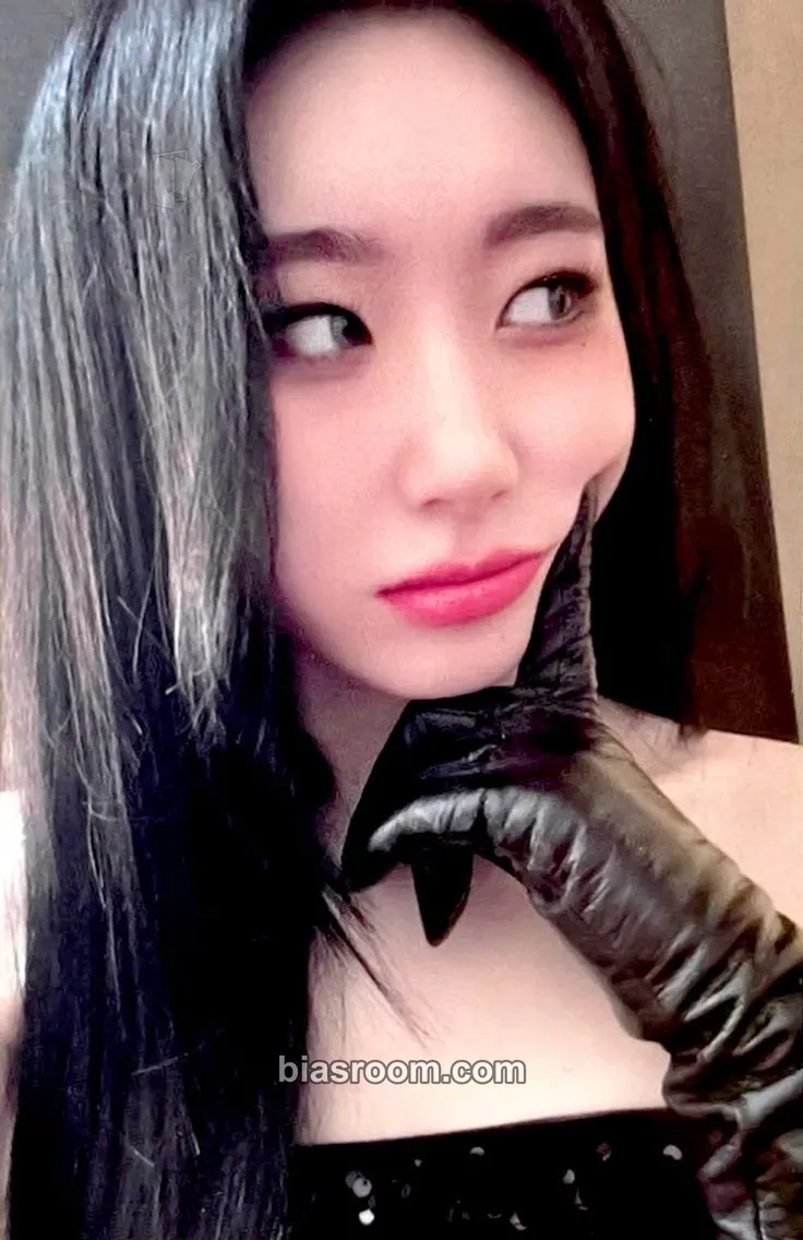 Chaeryeong BORN TO BE Photocard - ITZY - ITZY K-pop photocard