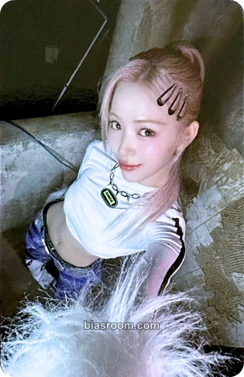 Ryujin BORN TO BE Photocard - ITZY - ITZY K-pop photocard