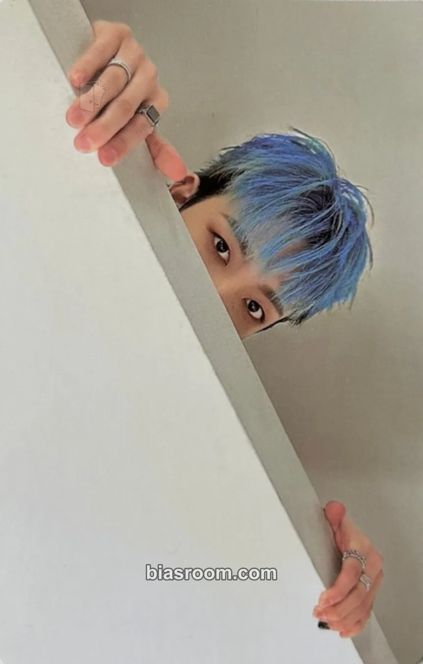 Hongjoong THE WORLD EP.2 : OUTLAW Photocard - ATEEZ - ATEEZ K-pop photocard