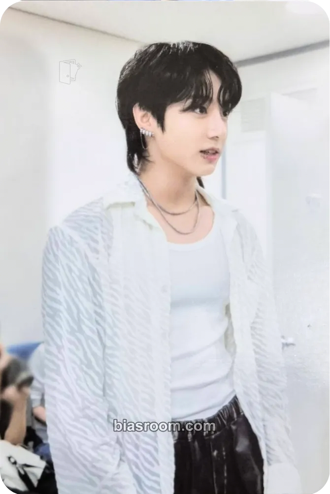 Jungkook GOLDEN: The Moments Photocard - BTS - BTS K-pop photocard