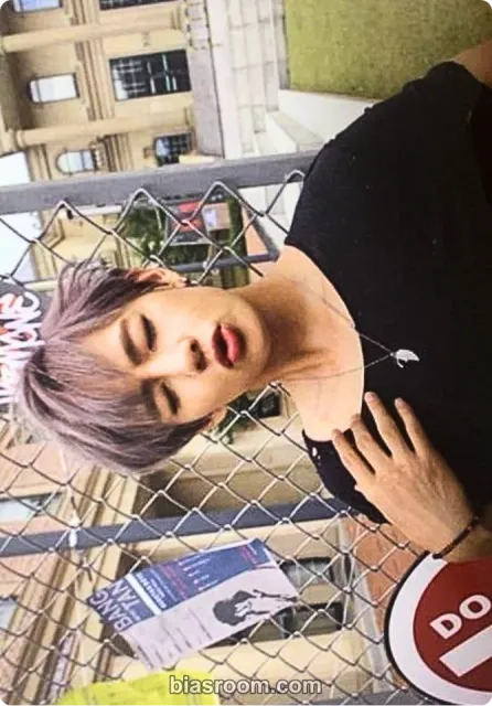 BTS - V - Dark & Wild Album broadcast gift