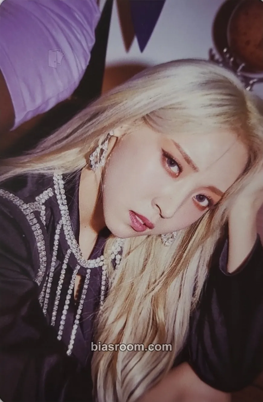 Moonbyul White Wind Photocard - MAMAMOO - MAMAMOO K-pop photocard