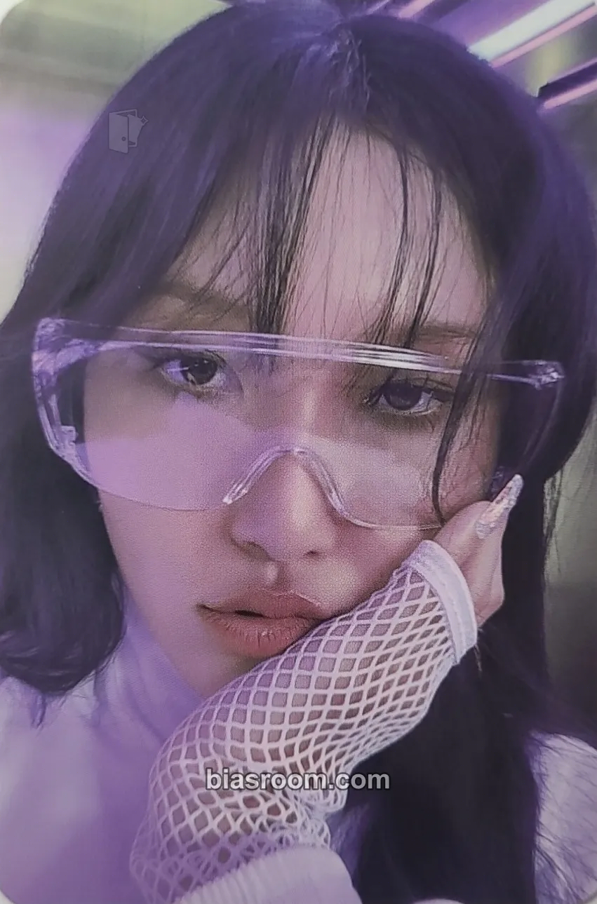 Hwasa MIC ON Photocard - MAMAMOO - MAMAMOO K-pop photocard