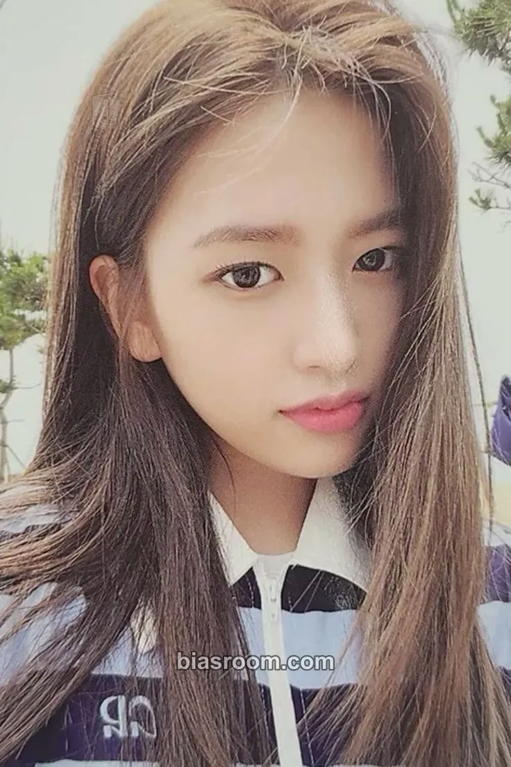 Yujin After LIKE Photocard - IVE - IVE K-pop photocard