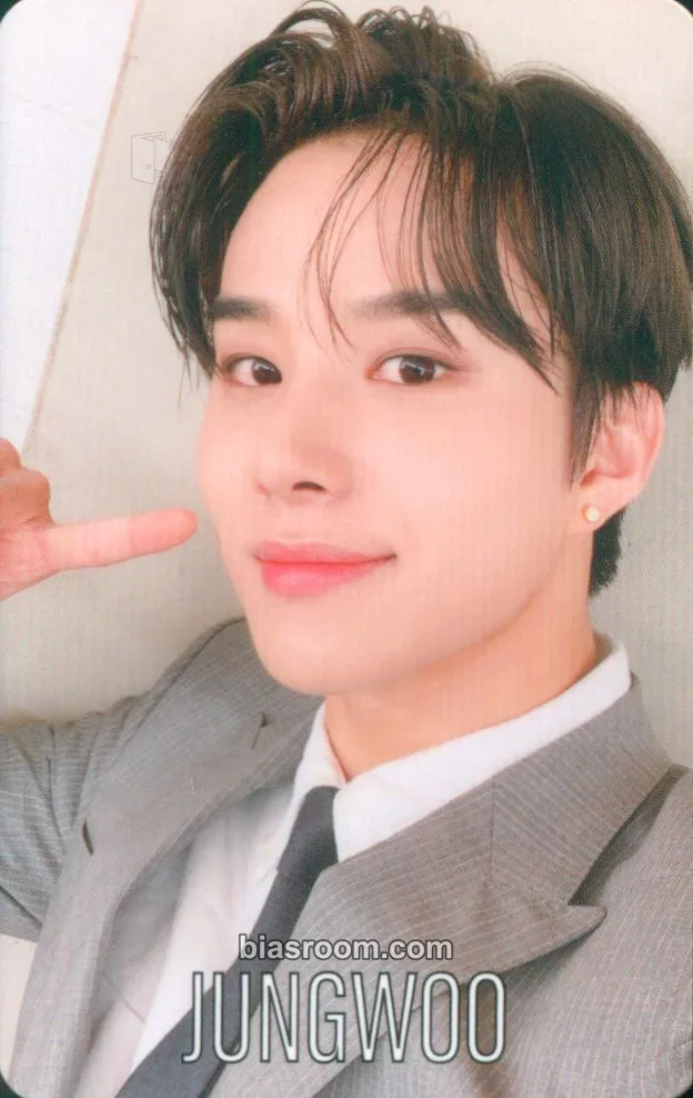 Jungwoo Loveholic Photocard - NCT 127 - NCT 127 K-pop photocard