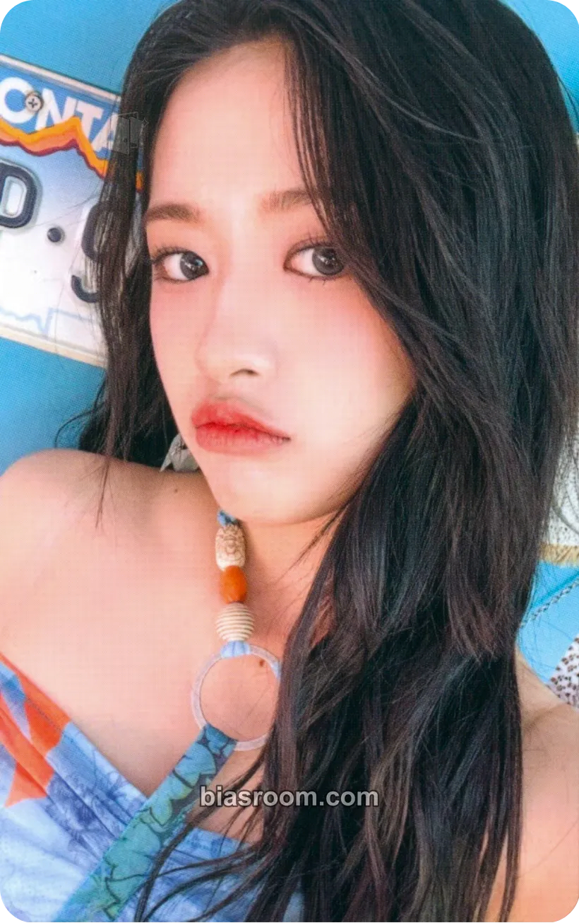 Yujin ALIVE Photocard - IVE - IVE K-pop photocard