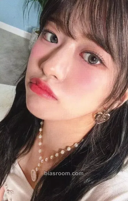 Yujin ALIVE Photocard - IVE - IVE K-pop photocard