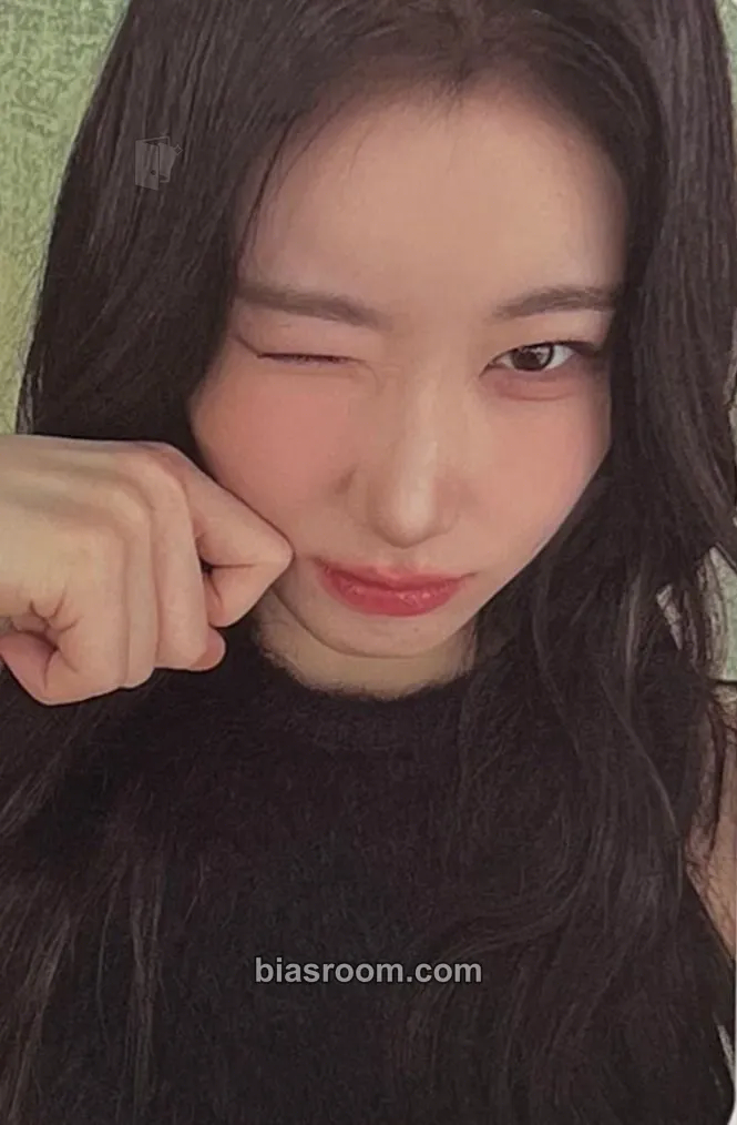 Chaeryeong BORN TO BE Photocard - ITZY - ITZY K-pop photocard