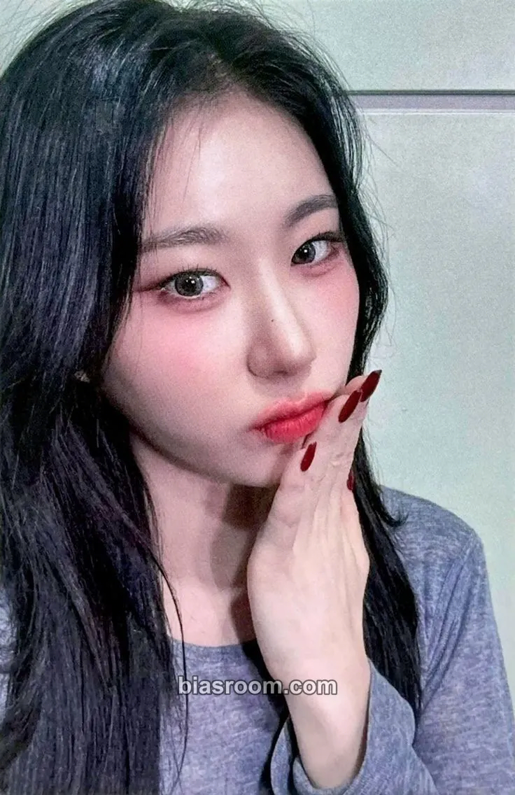 Chaeryeong BORN TO BE Photocard - ITZY - ITZY K-pop photocard