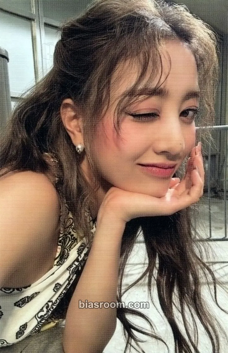 Jihyo ZONE Photocard - TWICE - TWICE K-pop photocard