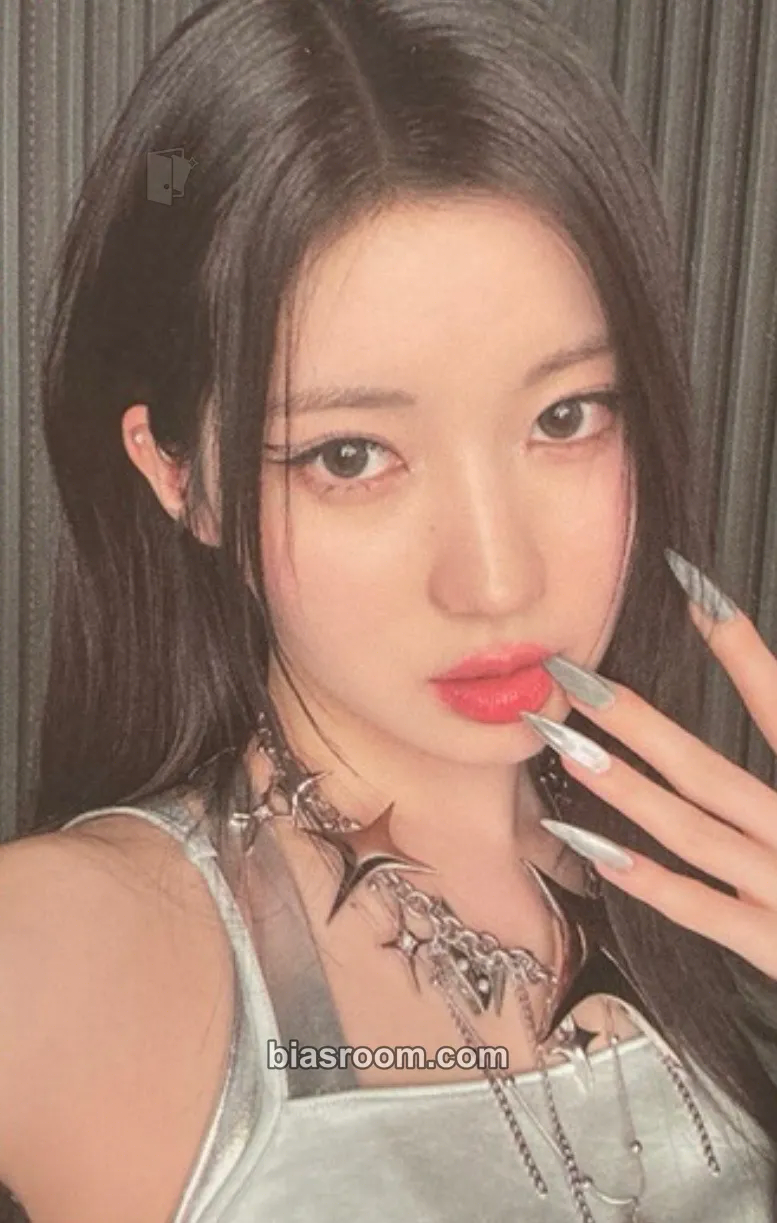 Asa BABYMONS7ER Photocard - BABYMONSTER - BABYMONSTER K-pop photocard