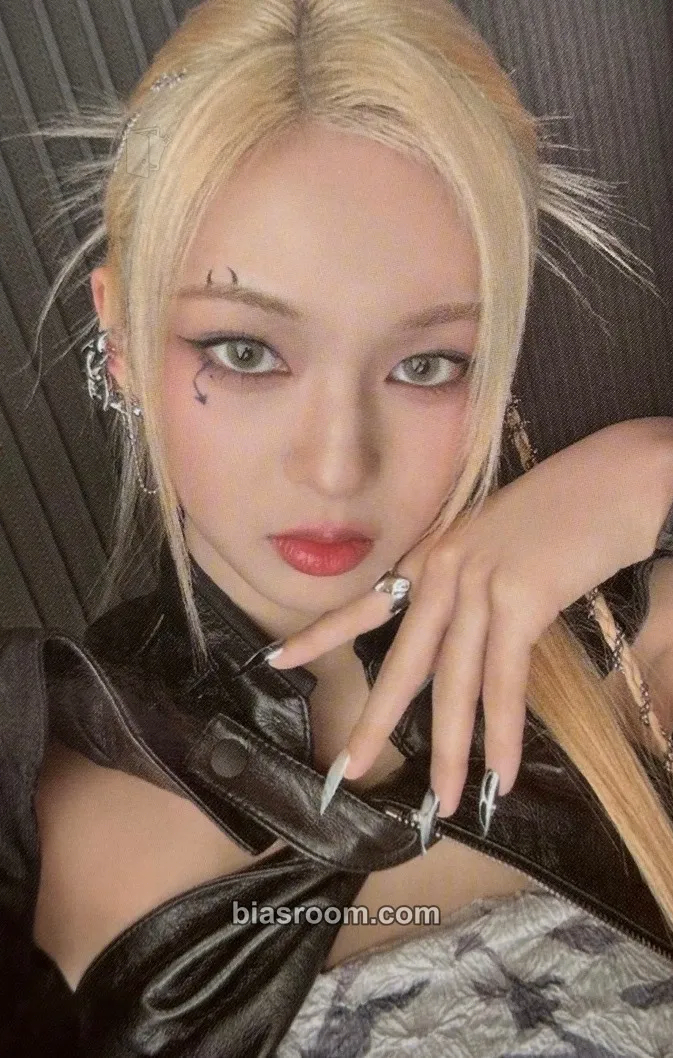 Chiquita BABYMONS7ER Photocard - BABYMONSTER - BABYMONSTER K-pop photocard