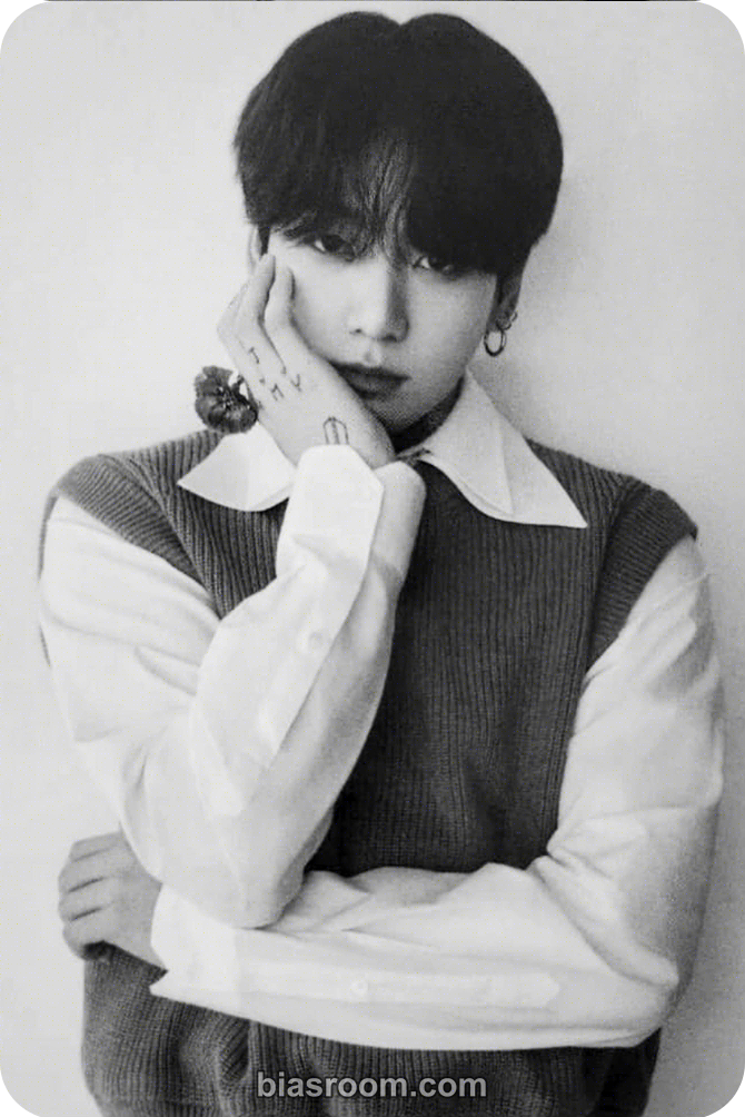Jungkook MONOCHROME Photocard - BTS - BTS K-pop photocard