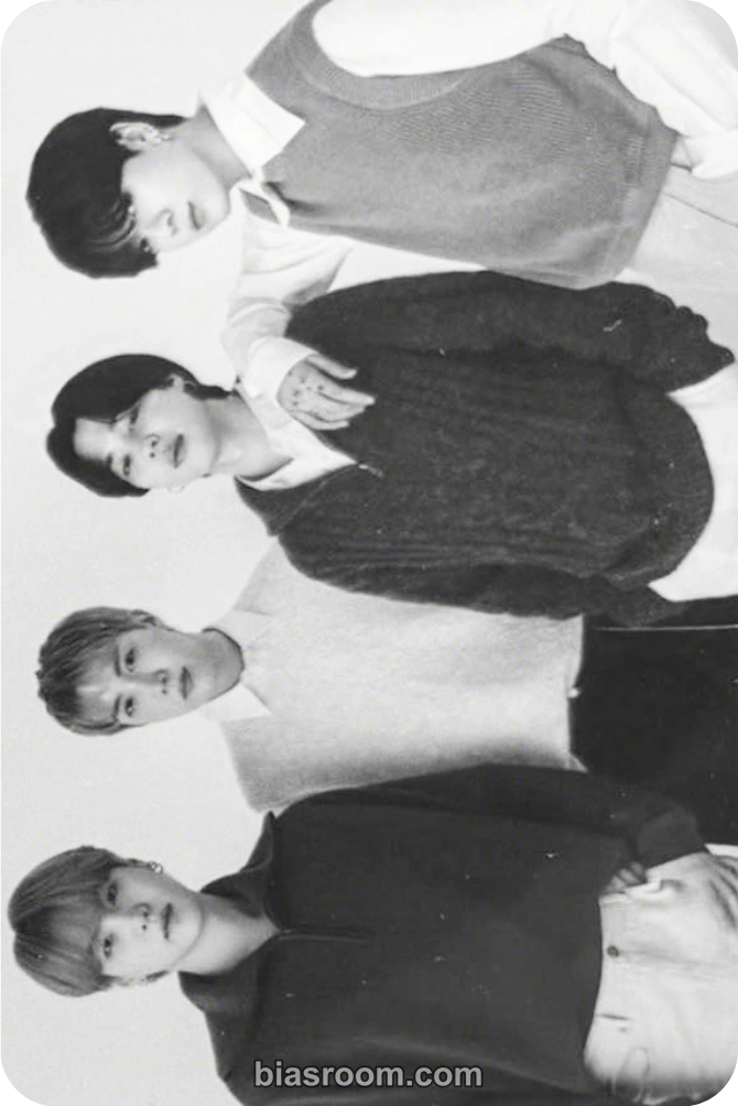 MONOCHROME Photocard - BTS - BTS K-pop photocard