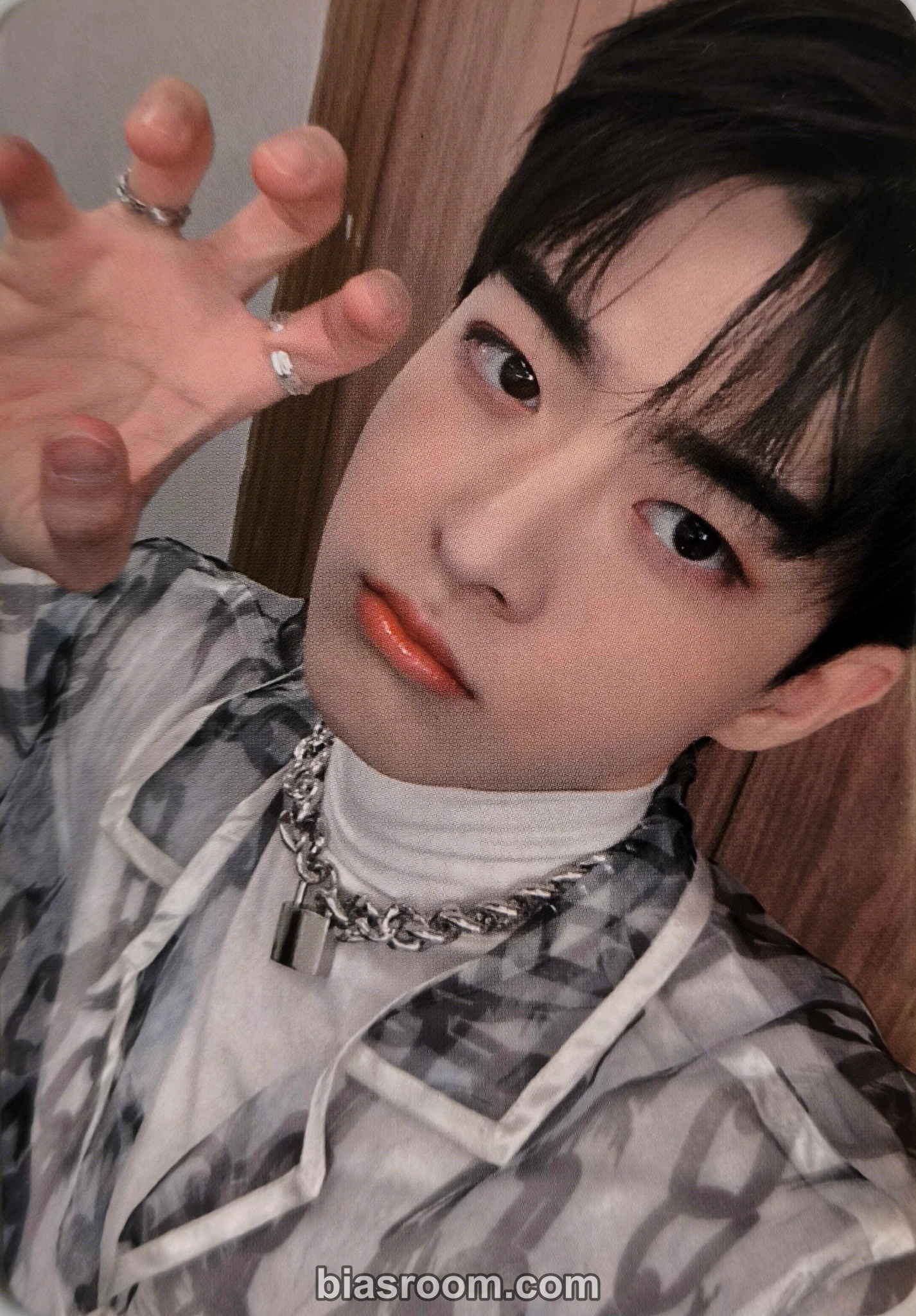 Subin ALICE JAPAN Anniversary (1st, 2nd) Photocard - VICTON - VICTON K-pop photocard