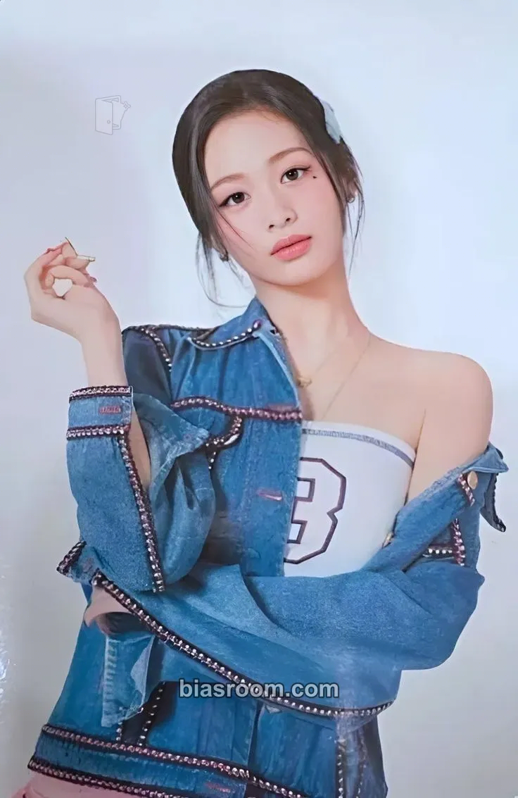 Ahyeon DRIP Photocard - BABYMONSTER - BABYMONSTER K-pop photocard