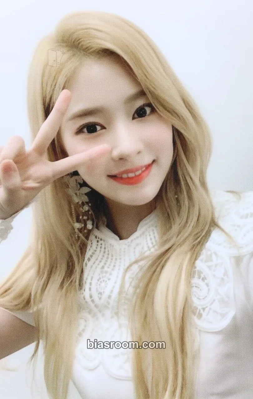 Minju BLOOM*IZ Photocard - IZ*ONE - IZ*ONE K-pop photocard