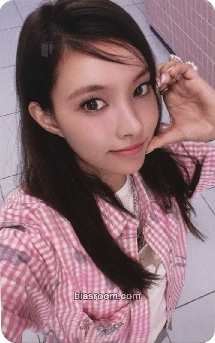 Yunah I'LL LIKE YOU Photocard - ILLIT - ILLIT K-pop photocard