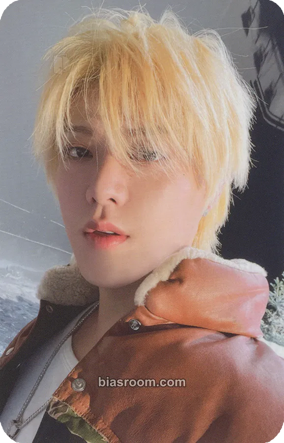 Yuta 2022 Winter SMTOWN: SMCU PALACE Photocard - NCT - NCT K-pop photocard