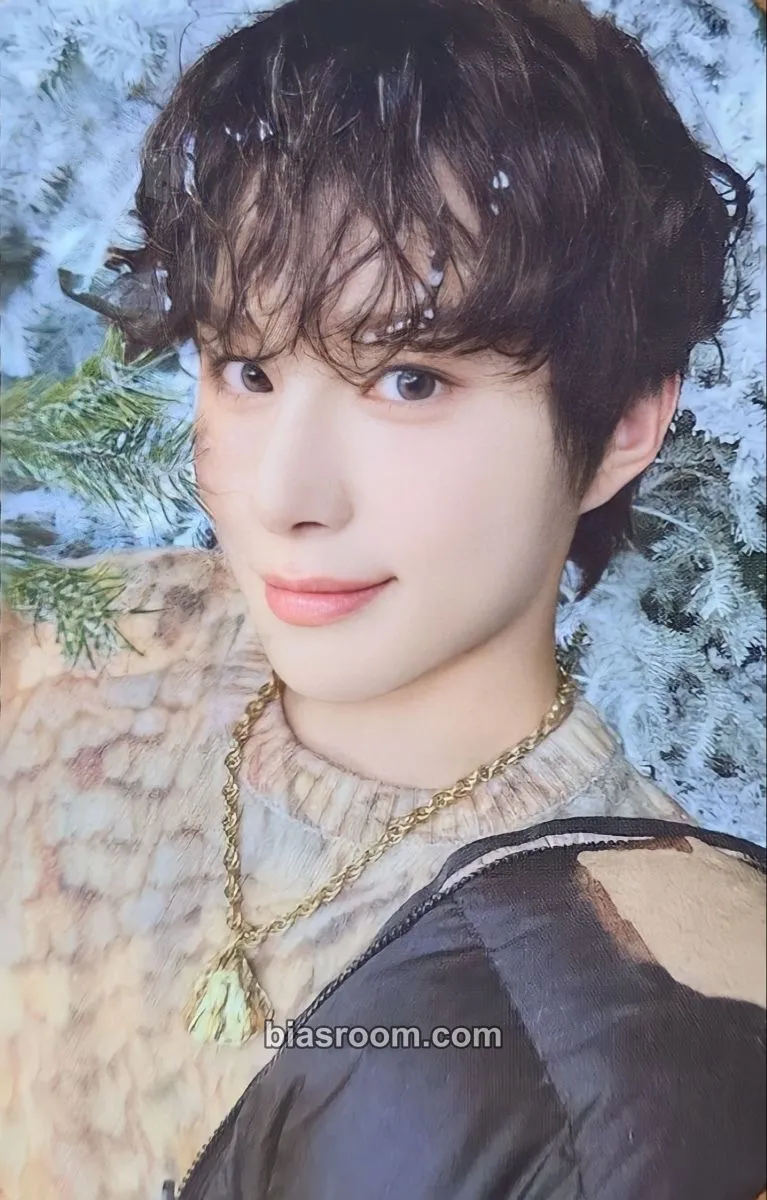 Jungwoo 2022 Winter SMTOWN: SMCU PALACE Photocard - NCT - NCT K-pop photocard
