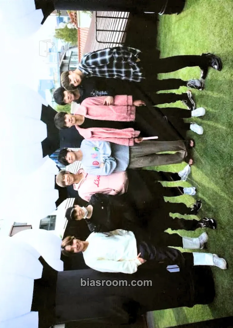 BTS Pop-Up: House of BTS Photocard - BTS - BTS K-pop photocard