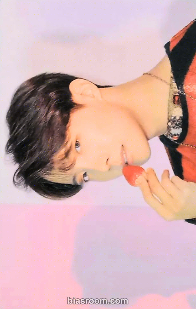 j-hope BTS Pop-Up: House of BTS Photocard - BTS - BTS K-pop photocard