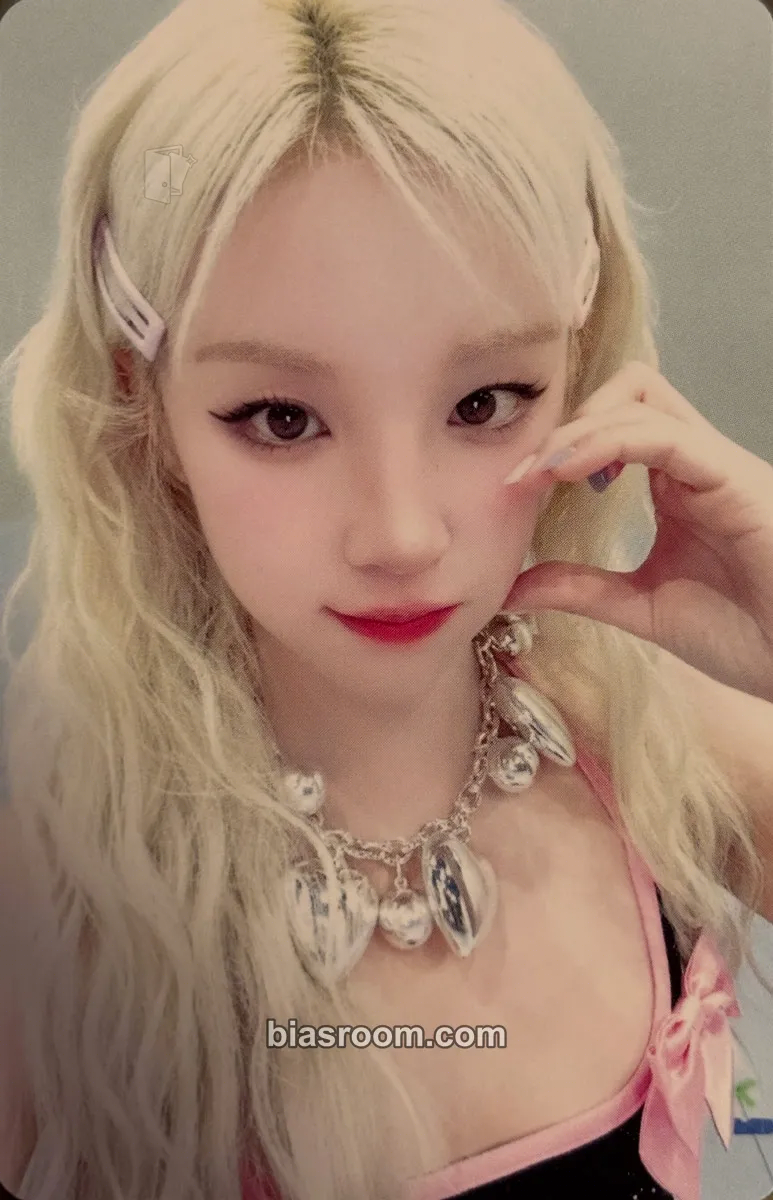Yuqi i-dle Photocard - i-dle K-pop photocard