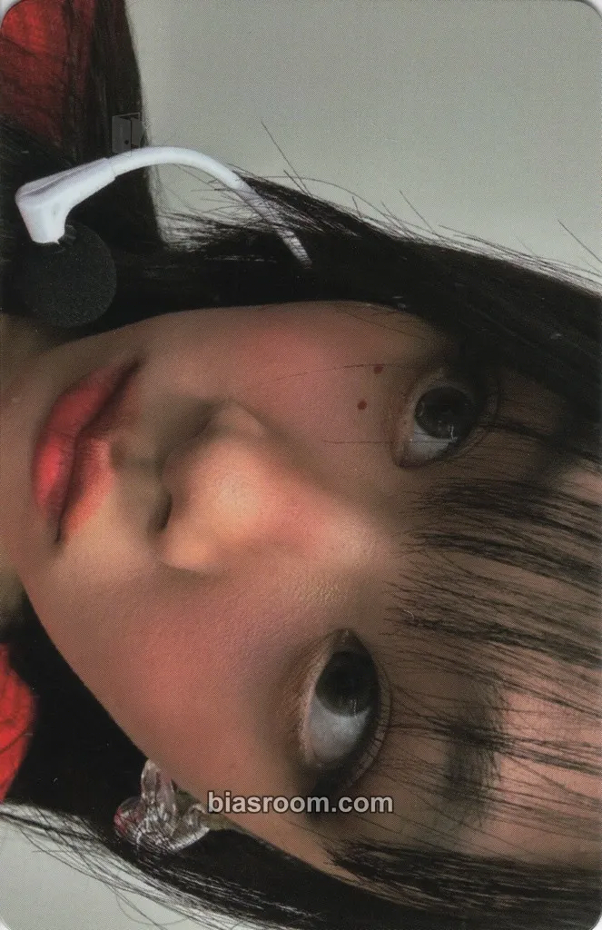 BIBI 1st Fanclub “POOKIE” Photocard - BIBI K-pop photocard