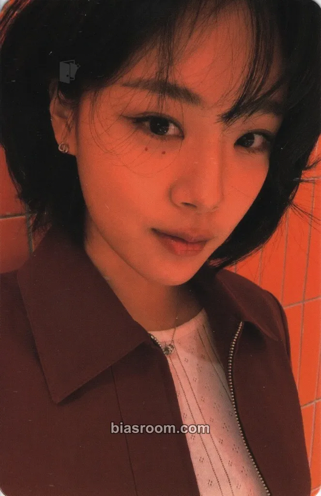 BIBI 1st Fanclub “POOKIE” Photocard - BIBI K-pop photocard