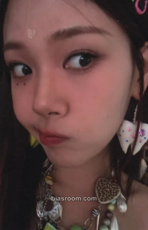 BIBI BIBI x BRANDIP collab Photocard - BIBI K-pop photocard