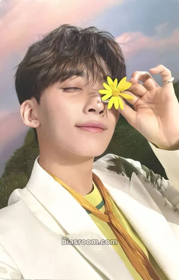 Jeonghan SECTOR 17 Photocard - SEVENTEEN - SEVENTEEN K-pop photocard