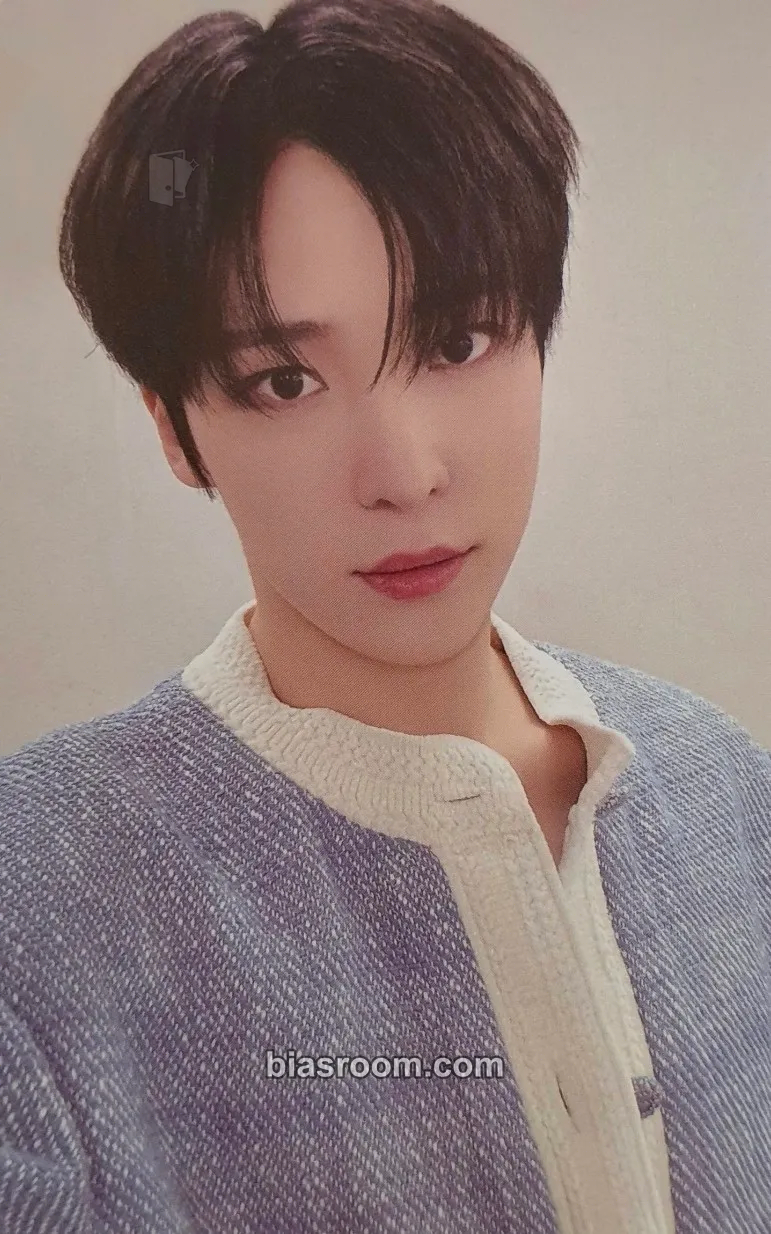 Yunho GOLDEN HOUR : Part.3 'In Your Fantasy Edition' Photocard - ATEEZ - ATEEZ K-pop photocard