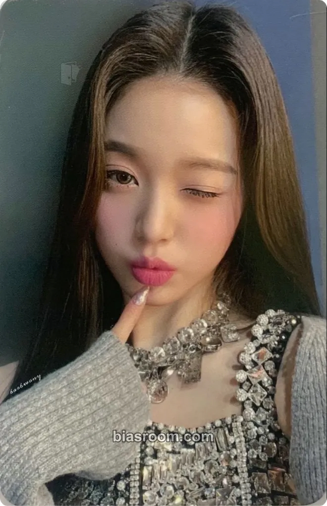 Wonyoung LOVE DIVE Photocard - IVE - IVE K-pop photocard