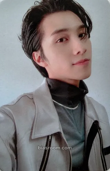 Hendery Take Off Photocard - WayV - WayV K-pop photocard