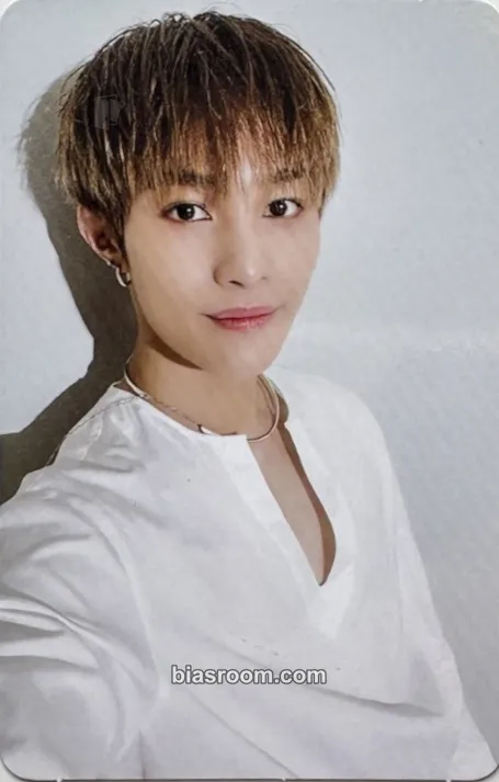 Yangyang Take Over The Moon: Sequel Photocard - WayV - WayV K-pop photocard