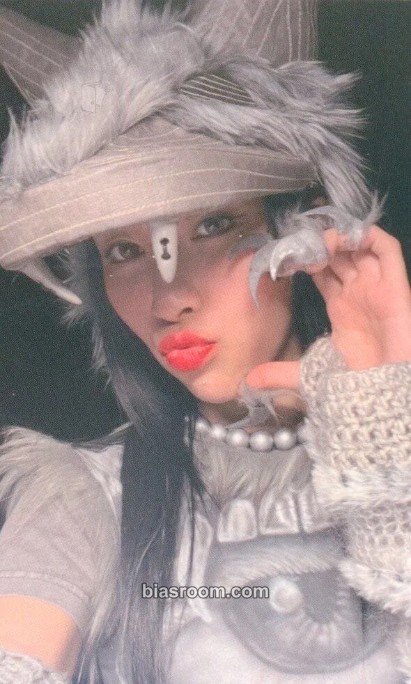MAYA WOKE UP Photocard - XG - XG K-pop photocard