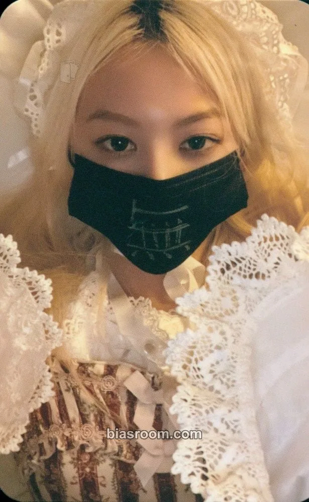 HINATA XG FIRST WORLD TOUR: THE FIRST HOWL Photocard - XG - XG K-pop photocard