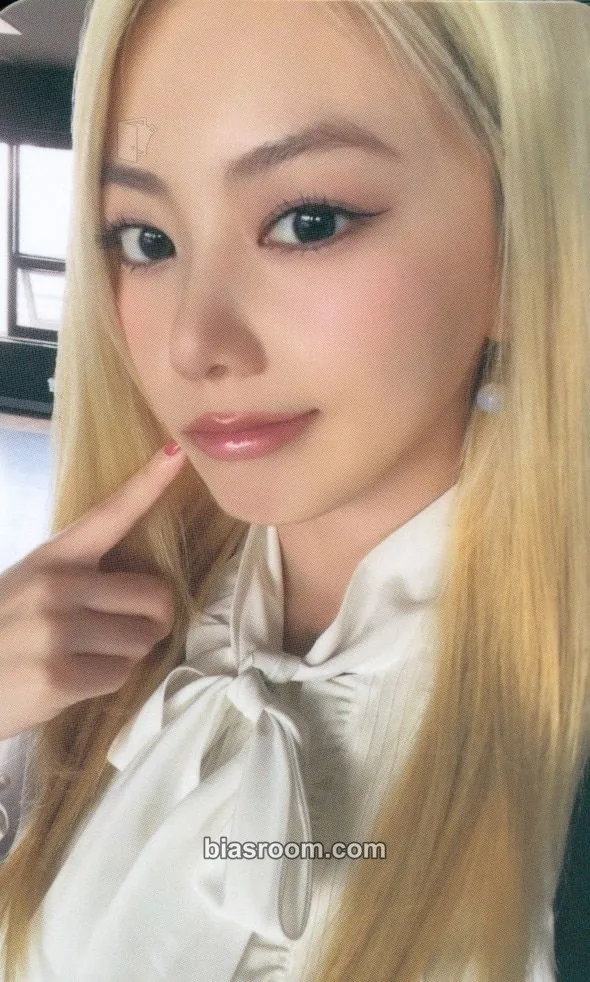 HINATA XG FIRST WORLD TOUR: THE FIRST HOWL Photocard - XG - XG K-pop photocard