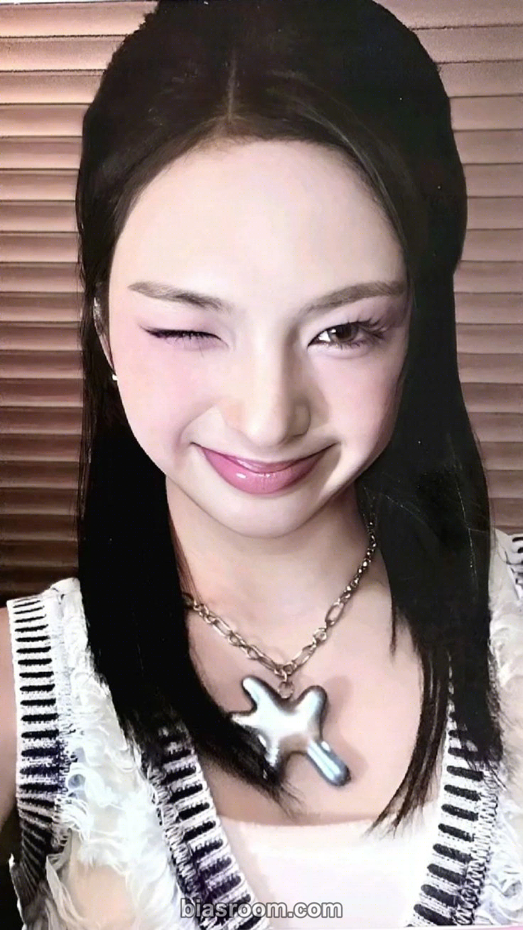 Chiquita DRIP Photocard - BABYMONSTER - BABYMONSTER K-pop photocard
