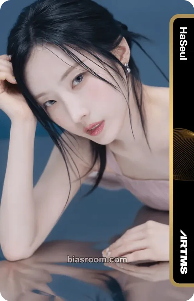 ARTMS - HaSeul - Club Icarus Album album photocard objekt music album
