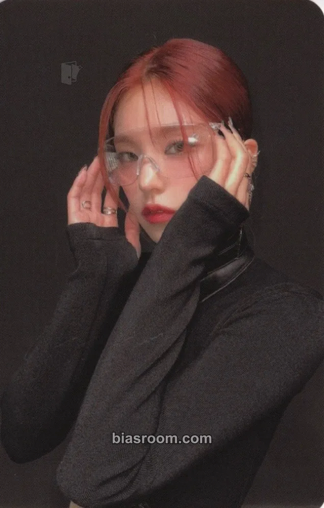 Yeji BORN TO BE Photocard - ITZY - ITZY K-pop photocard