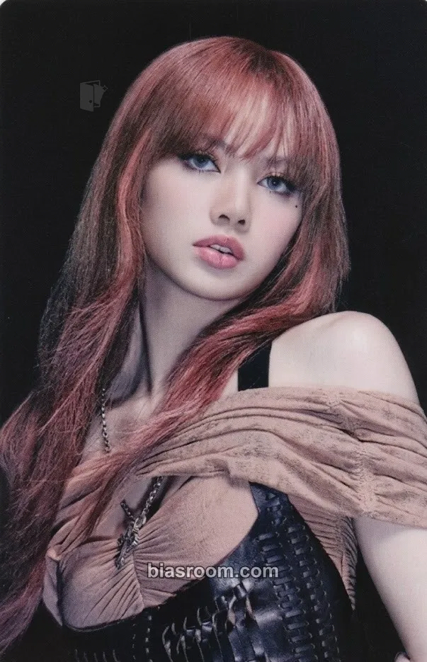 Lisa BORN PINK Photocard - BLACKPINK - BLACKPINK K-pop photocard