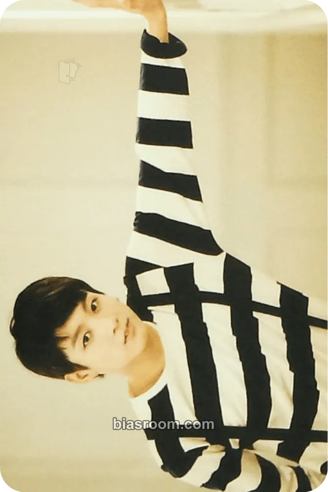Jungkook 花樣年華 on Stage Photocard - BTS - BTS K-pop photocard